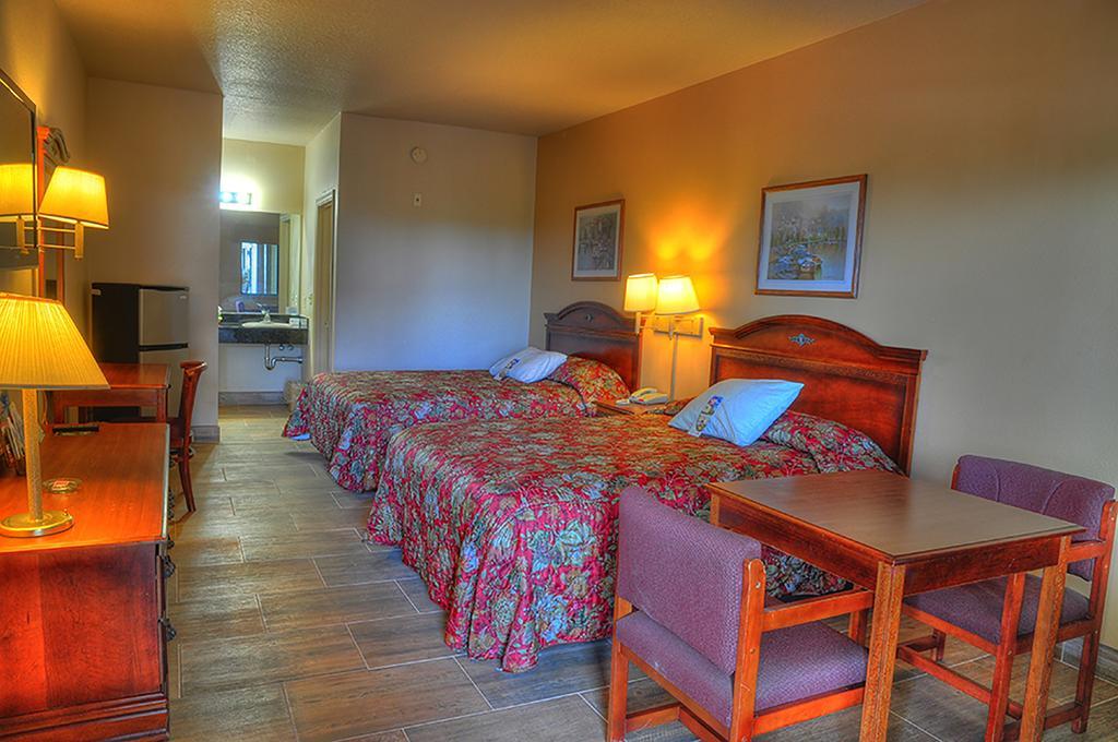 Lone Star Inn And Suites ビクトリア エクステリア 写真